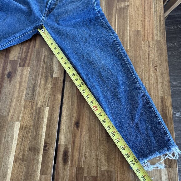 Levi's Womens 501 Button Fly Blue Denim Raw Hem Jeans Sz 28 (FITS LIKE A 26) - Picture 9 of 16